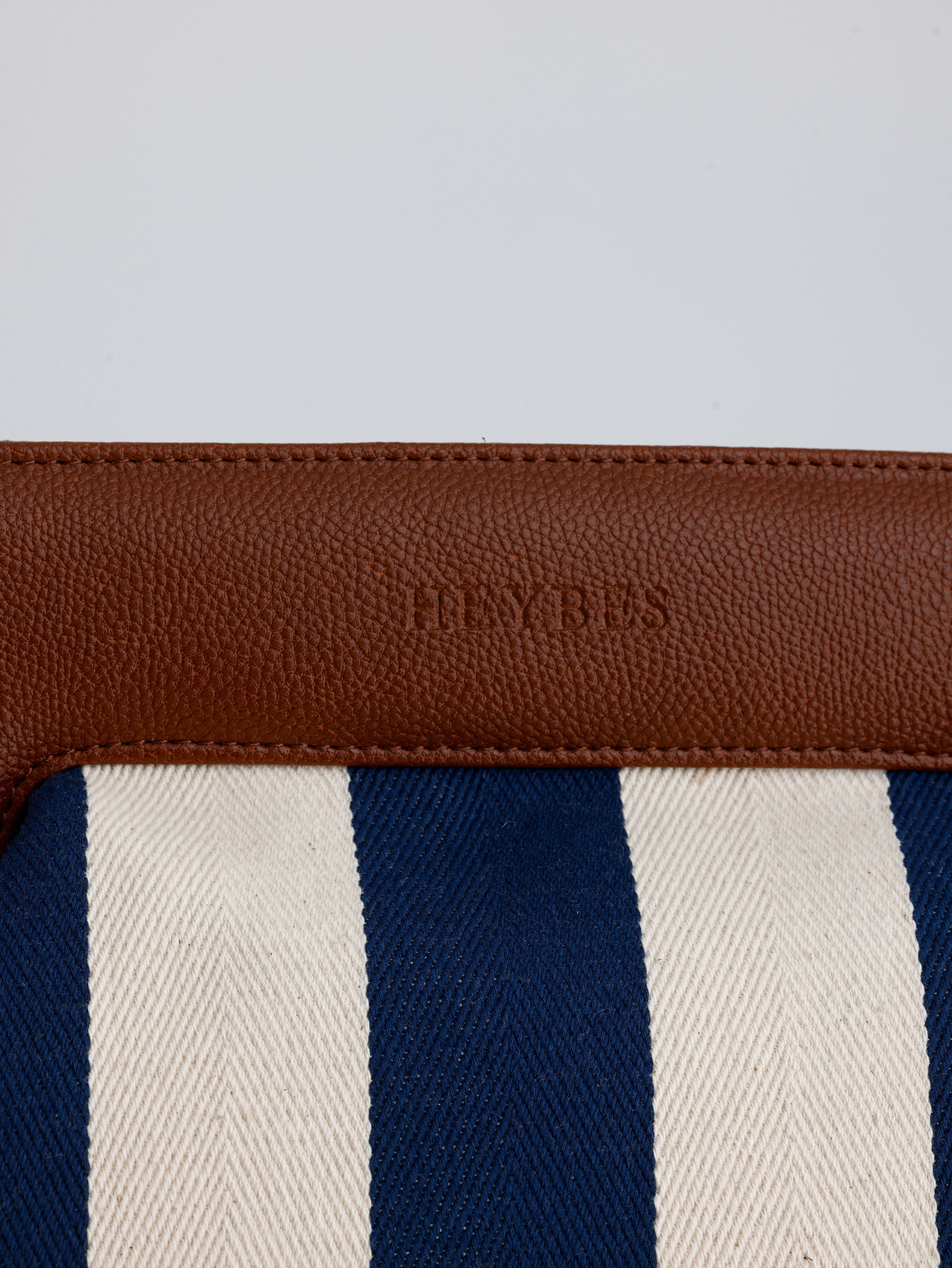 Heybes Kadın Çizgi Desenli Kanvas Clutch El Çantası