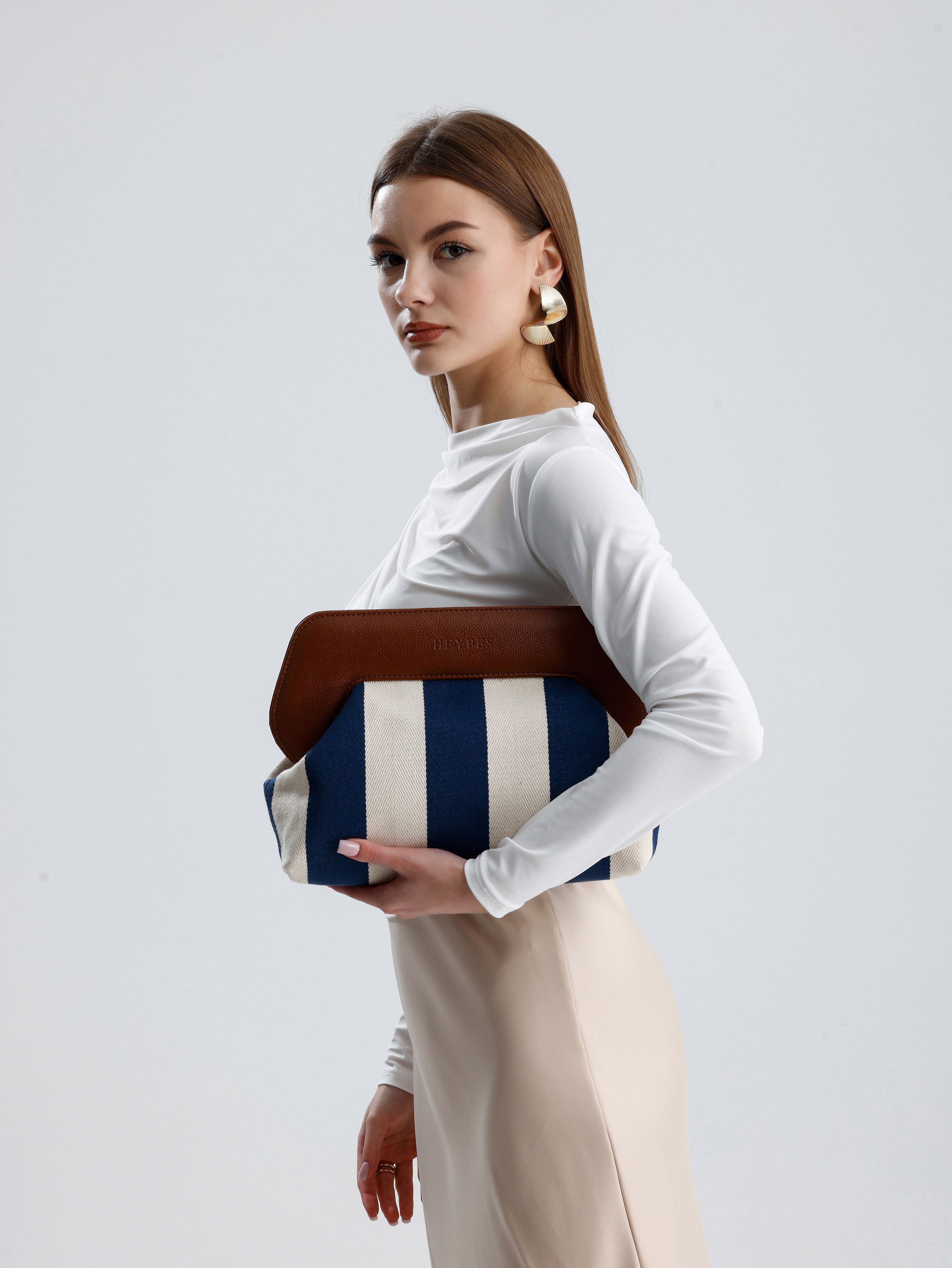 Heybes Kadın Çizgi Desenli Kanvas Clutch El Çantası