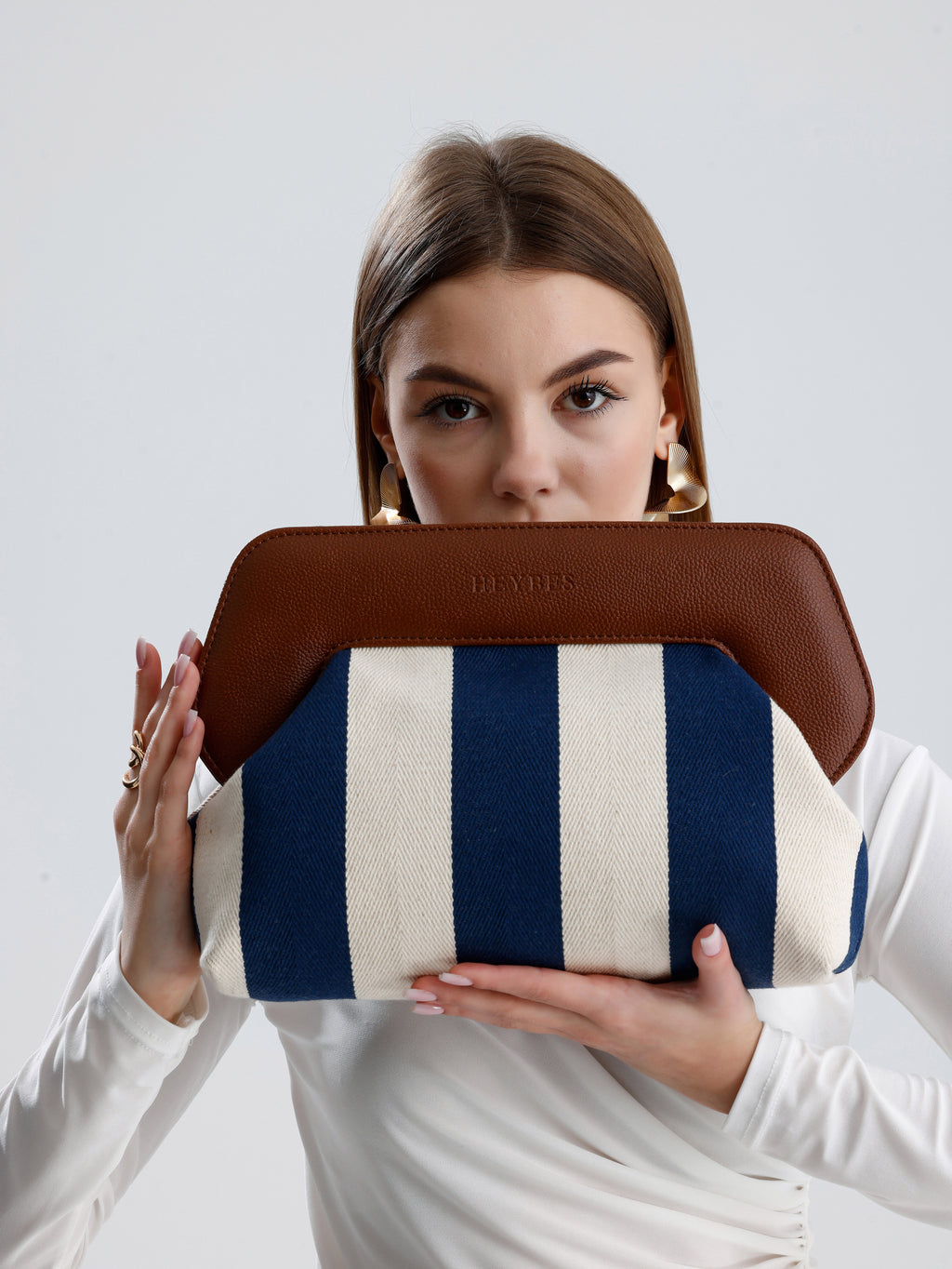 Heybes Kadın Çizgi Desenli Kanvas Clutch El Çantası