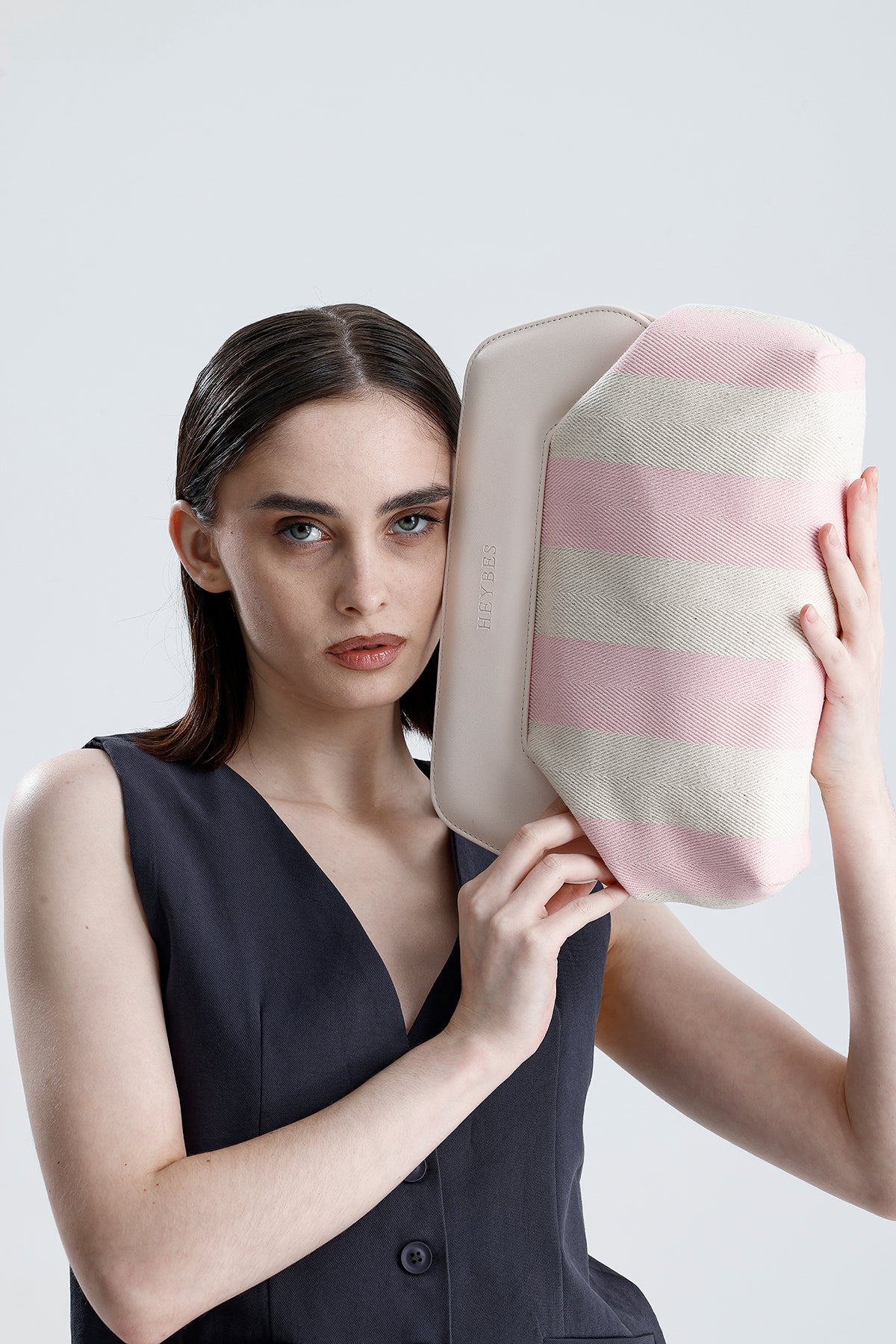 Heybes Kadın Çizgi Desenli Kanvas Clutch El Çantası