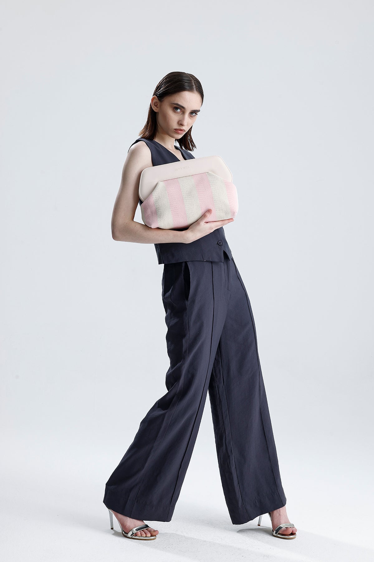 Heybes Kadın Çizgi Desenli Kanvas Clutch El Çantası