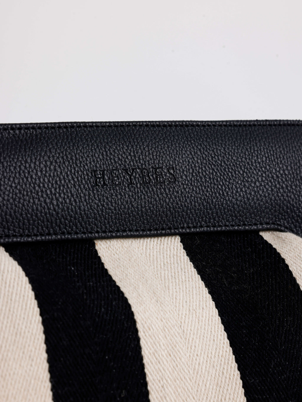 Heybes Kadın Çizgi Desenli Kanvas Clutch El Çantası