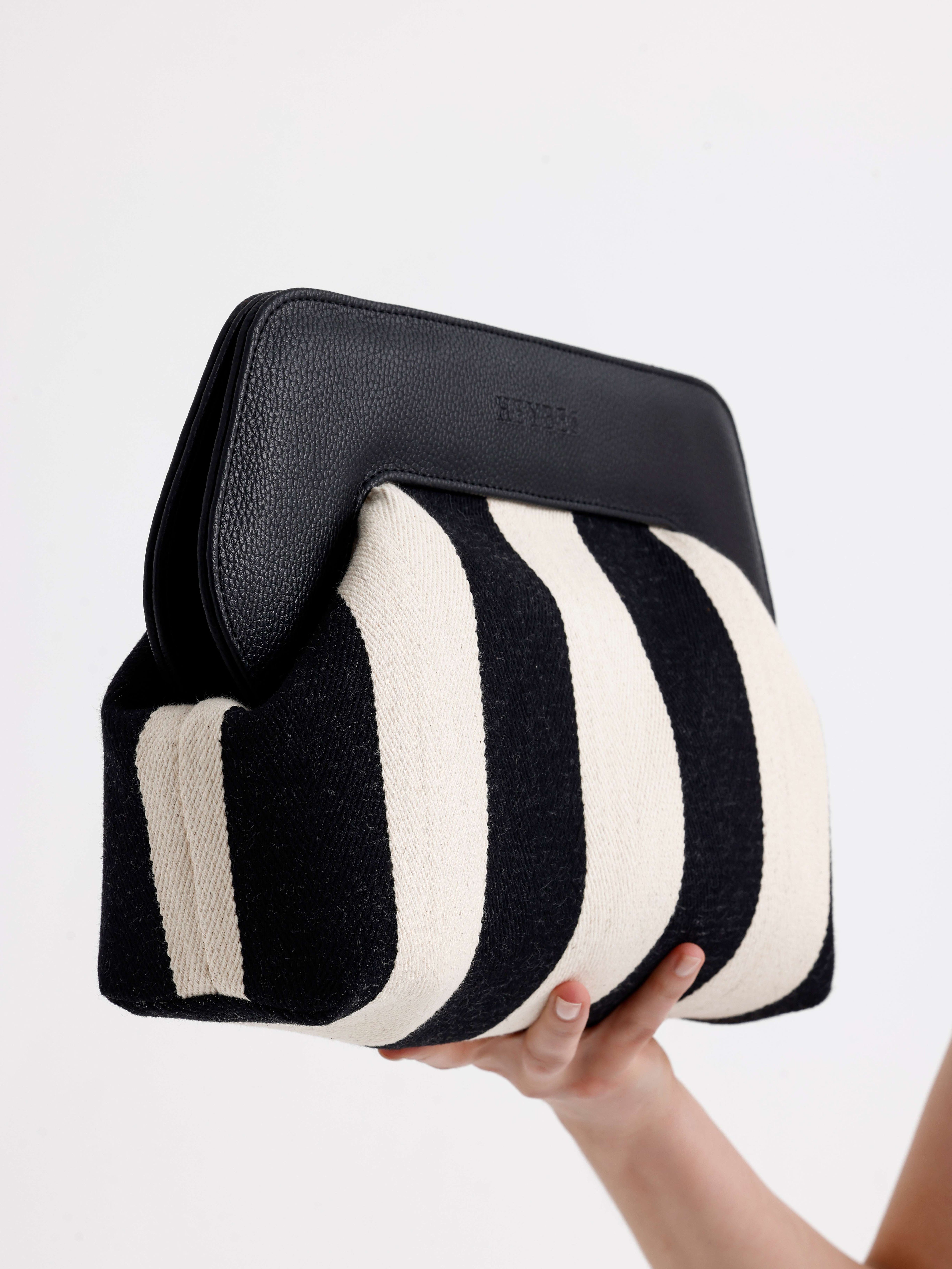 Heybes Kadın Çizgi Desenli Kanvas Clutch El Çantası