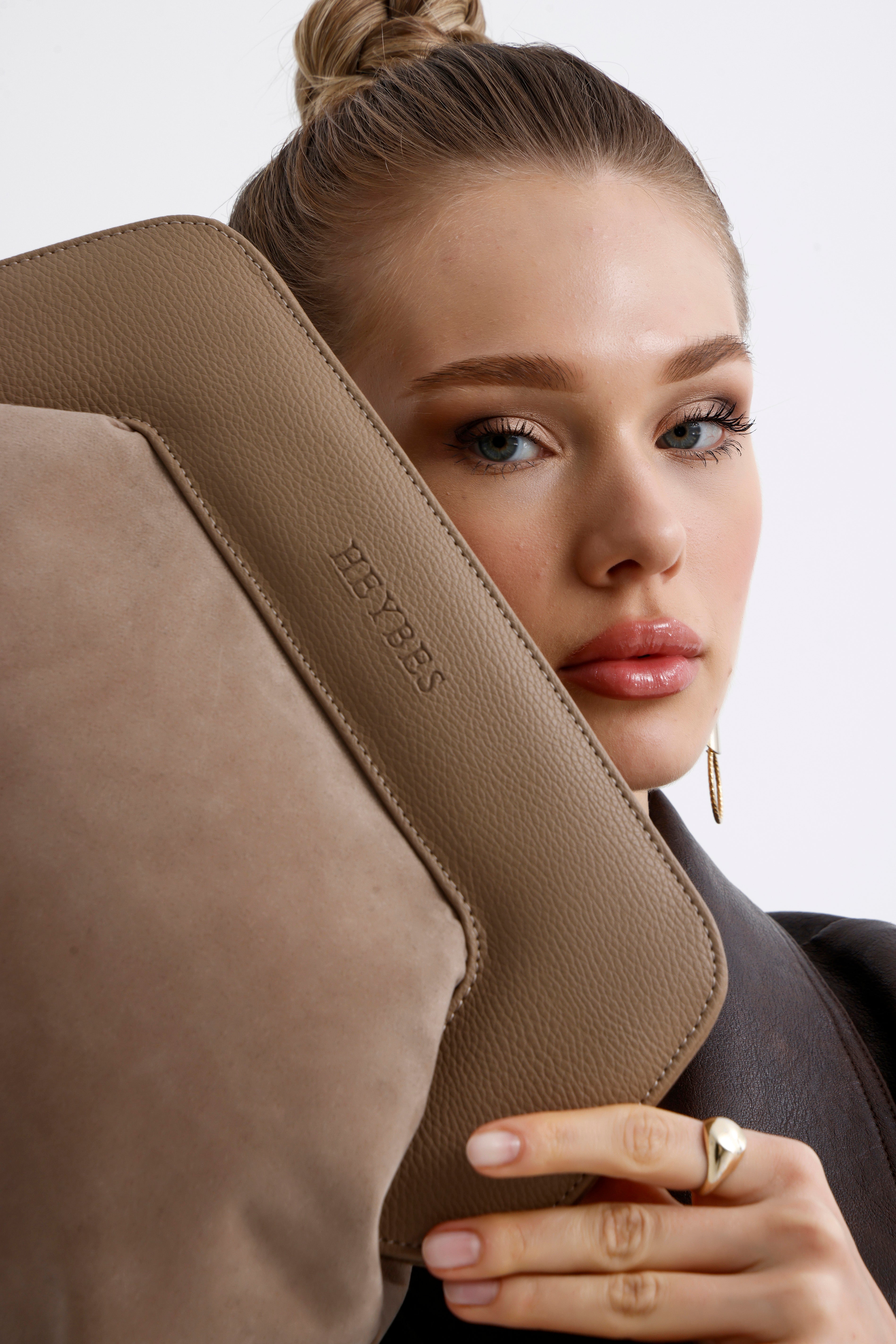 Heybes Kadın Deri Detaylı Süet Clutch El Çantası